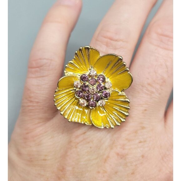 Yellow Enamel Pink Purple Rhinestone Flower Gold Tone Costume Ring Size 6 R1 - Picture 3 of 5